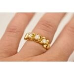 Alliance-trilogie-or-jaune-et-diamants-naturels-Taillandier-joailliers-Montbrison