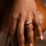 Solitaire en or blanc 18k fer de lance Joaillerie Taillandier