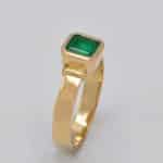 Bague or jaune émeraude