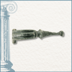 Fibule en Bronze époque romaine . cabinet de curiosités joaillerie taillandier