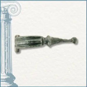 Fibule en Bronze époque romaine . cabinet de curiosités joaillerie taillandier