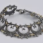 Bracelet pelta