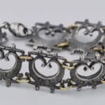 Bracelet pelta
