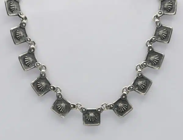 Collier coquille Saint-Jacques