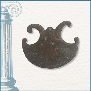 pelta en bronze issu du cabinet de curiosités joaillerie Taillandier