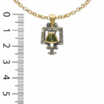 Pendentif-clef-romaine-or-argent-saphir vert Taillandier-joaillier.png2