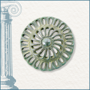 Bouton d'époque médiévale en bronze issu de notre cabinet de curiosités