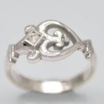 Bague-cœur-de-lys-or-blanc-Taillandier2