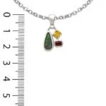 Pendentif inspiré du galbe de petits galets des plages bretonnes.