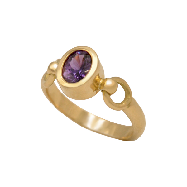 Bague saphir violet or jaune