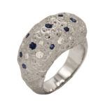 Bague bombée en or blanc