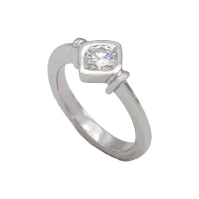 Solitaire or blanc diamant sobre